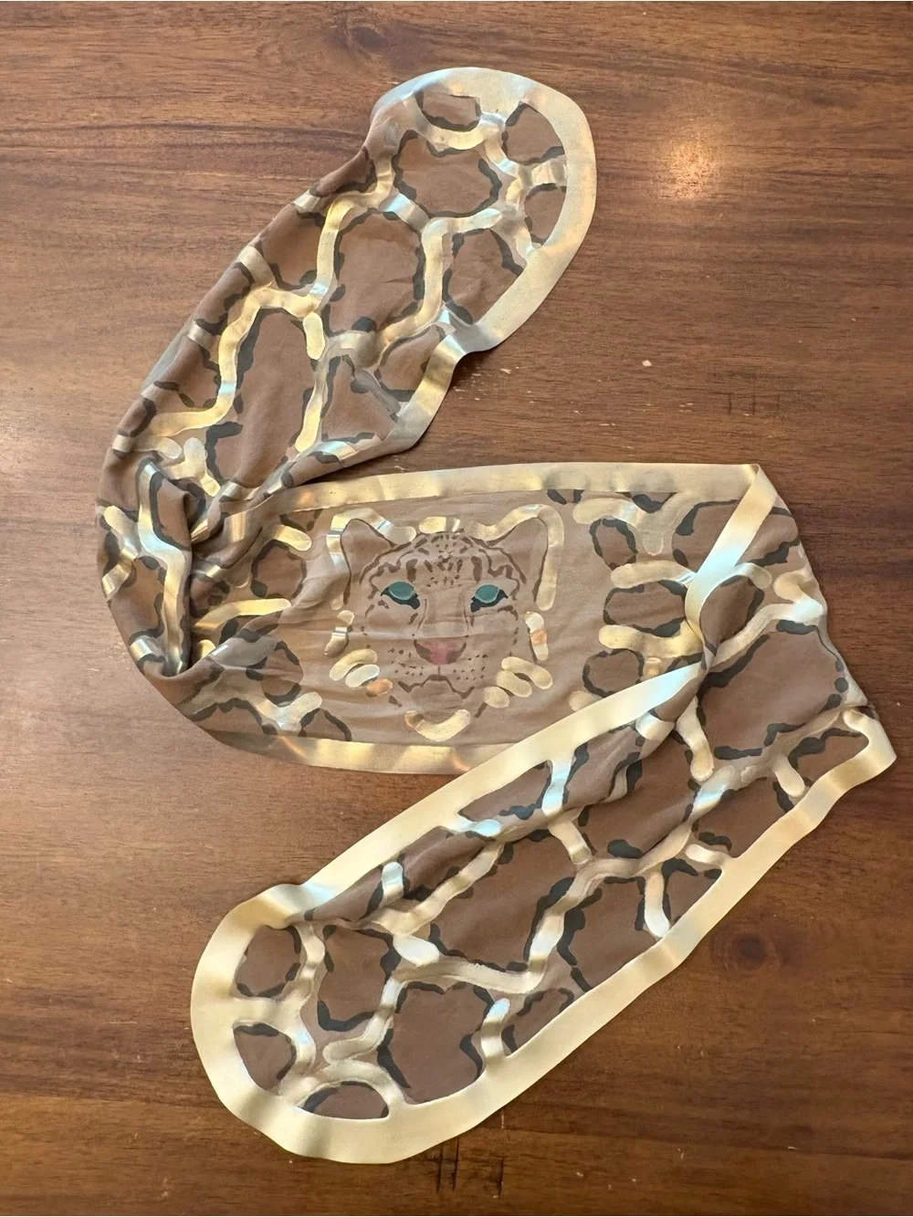 Beautiful designer Beatate silicone and silk scarf